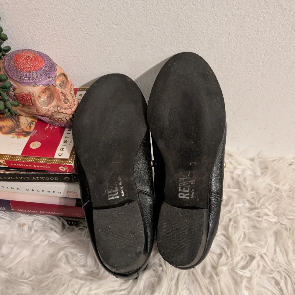 Renvy black leather